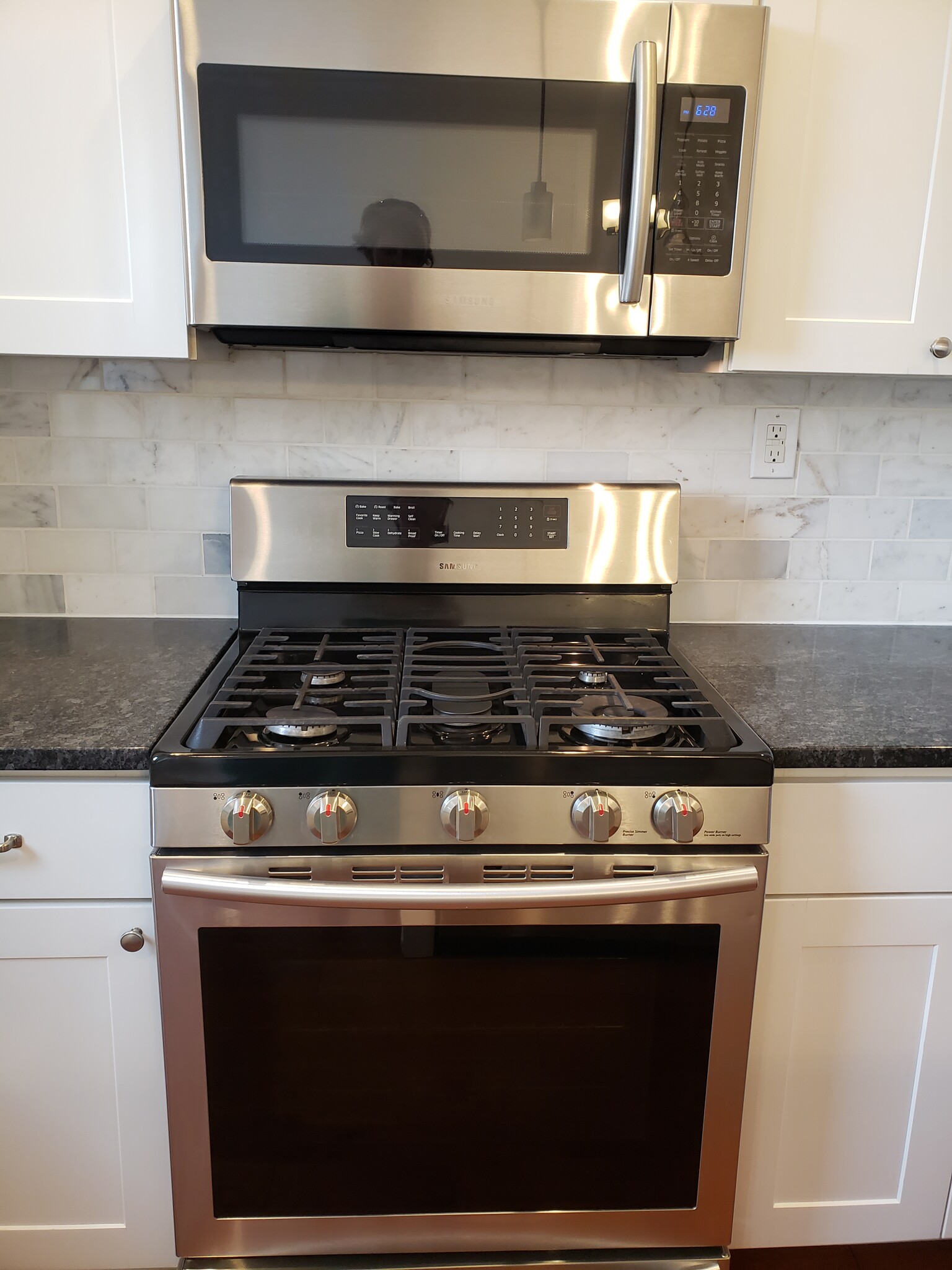Stainless Appliances - 846 Northwestern Ave