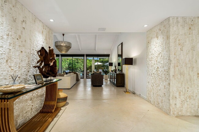 Building Photo - 6 Exeter Ct