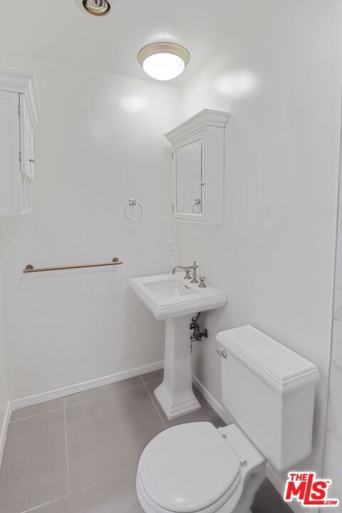 Building Photo - 1222 N Olive Dr