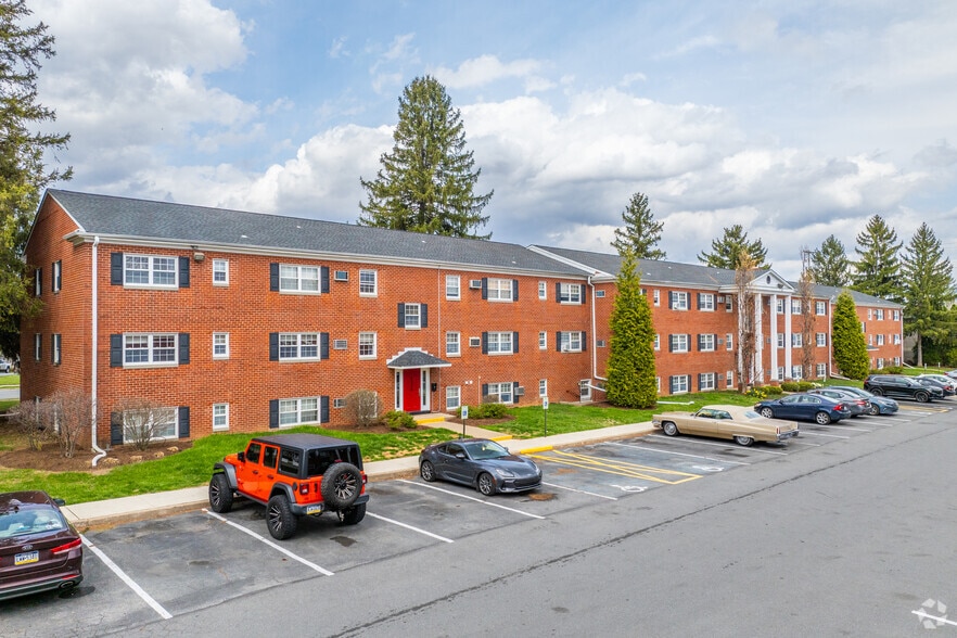 Building Photo - Society Hill at Lehigh Park