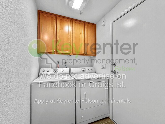 Building Photo - 1300 Moon Cir