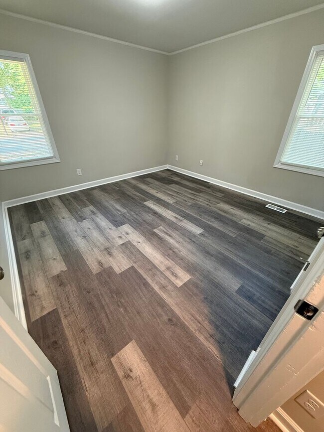 Building Photo - 116 Bennett Ct