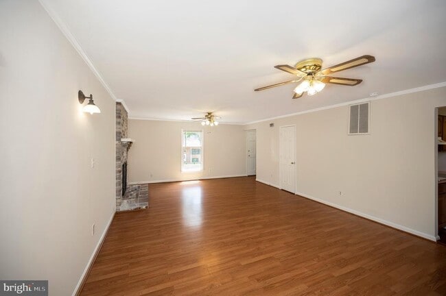 Building Photo - 5063 Tara Dr