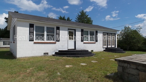 Primary Photo - 120 Flemming Ln