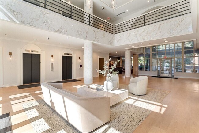 Building Photo - 20 Webster St