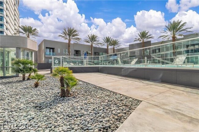 Building Photo - 4525 Dean Martin Dr