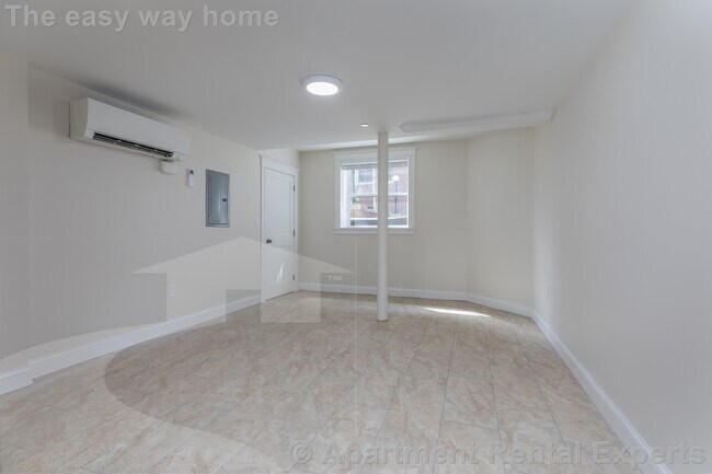 Building Photo - 3 Linnaean St