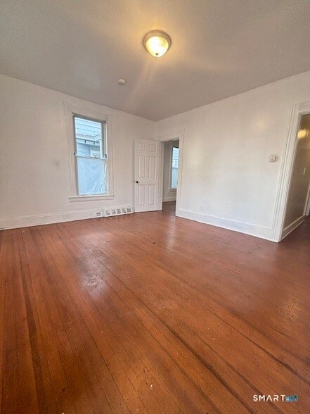 Building Photo - 386 Gregory St