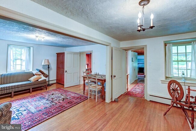Building Photo - 1451 Old Ridge Rd