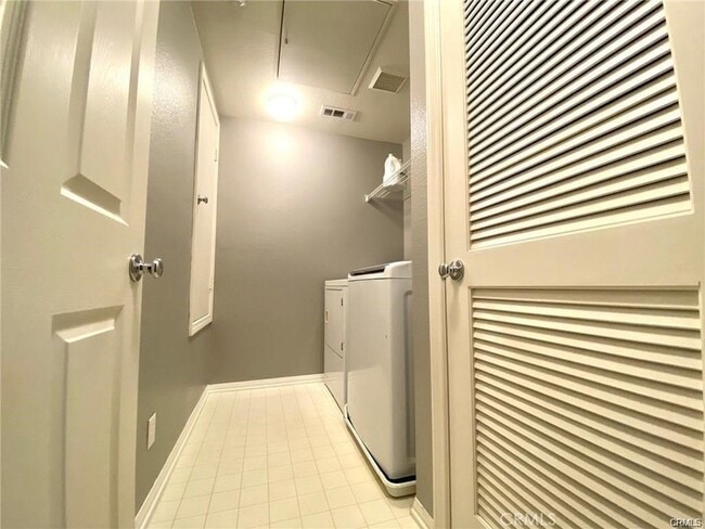 Building Photo - 143 Sanctuary