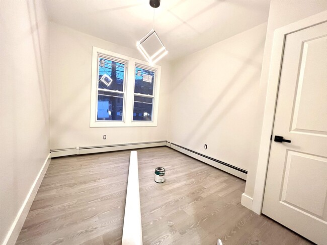 Primary Photo - 28 Dales Ave