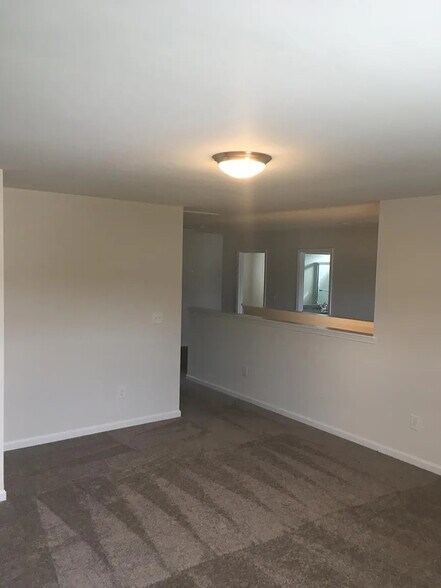 Building Photo - Room in Single Family Home on Dover Ct