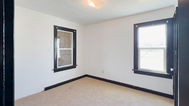 Building Photo - Trail St 223-225 W