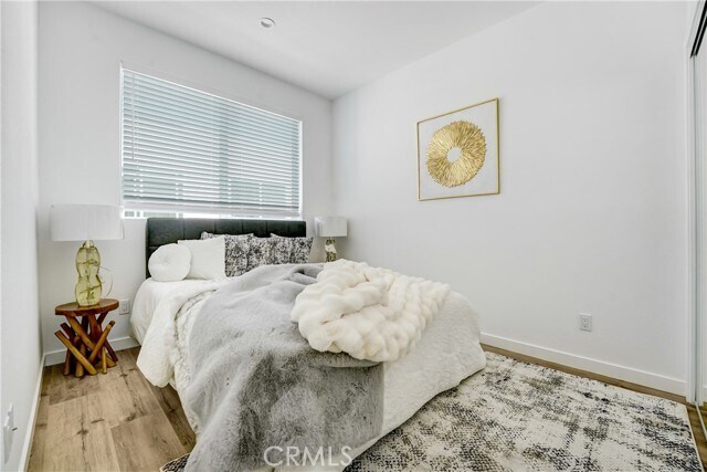 Building Photo - 11960 Vanowen St