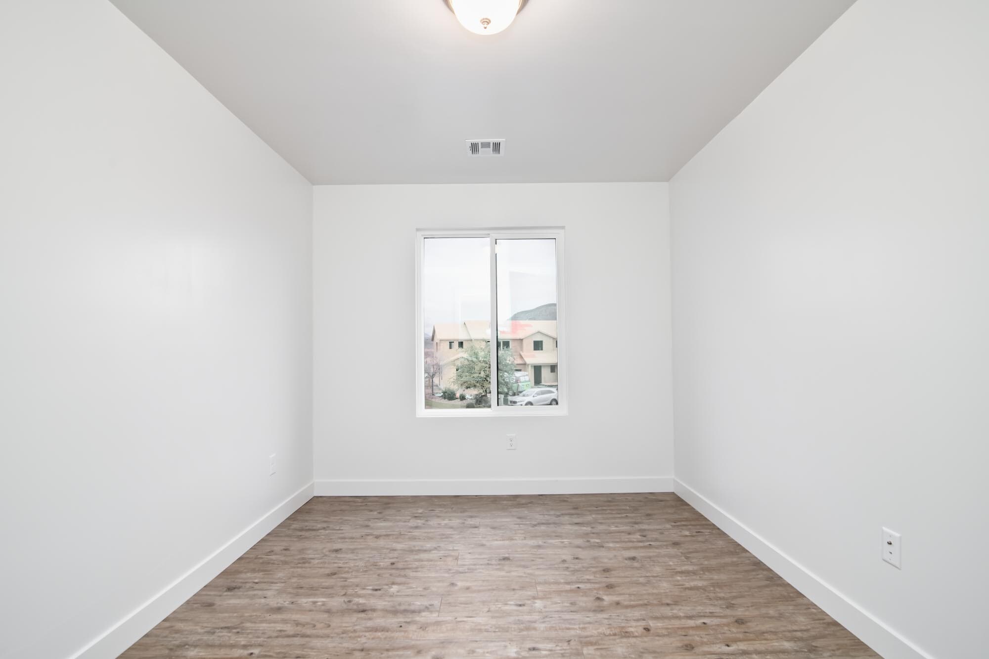Building Photo - 1055 W Province Way