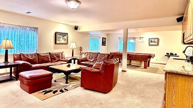 Building Photo - Warm & Spacious Woodmoor Home in a Fantast...