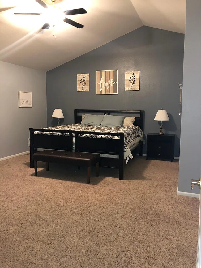 Building Photo - 5411 Sunset Dr