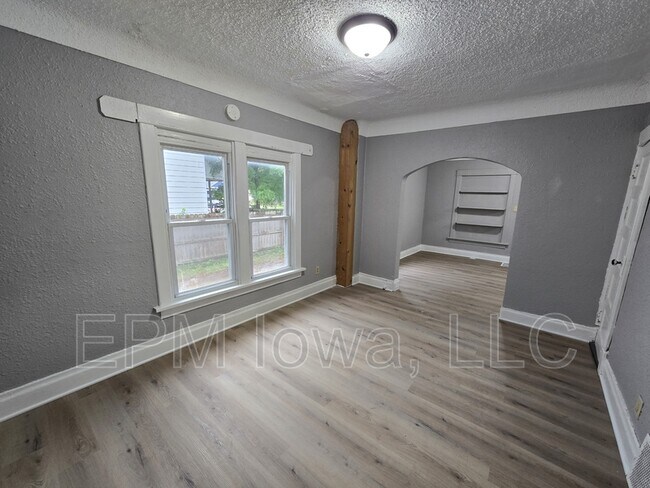 Building Photo - 642 Dawson St