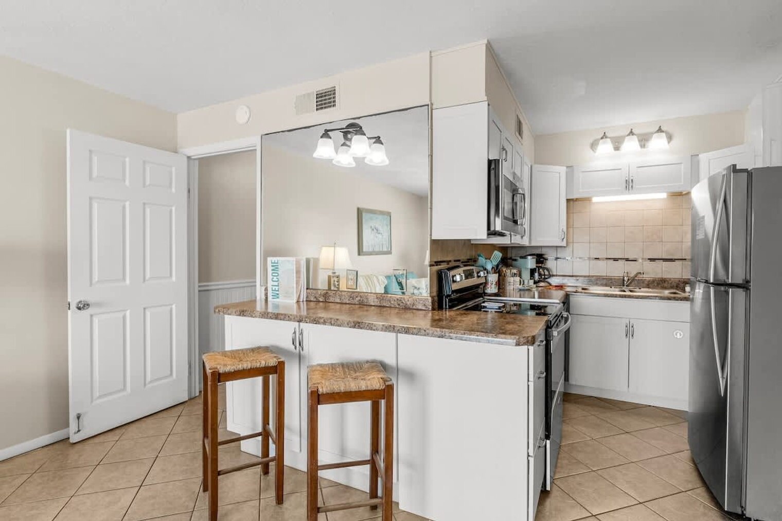 Building Photo - 8743 Thomas Dr