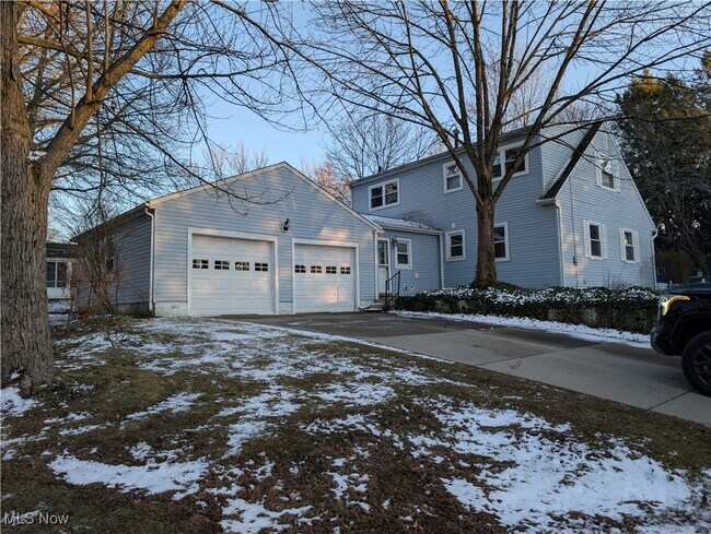 Building Photo - 703 Avondale St