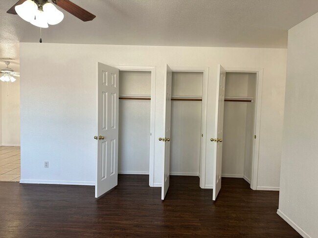 Building Photo - 6527 Nielsen Way