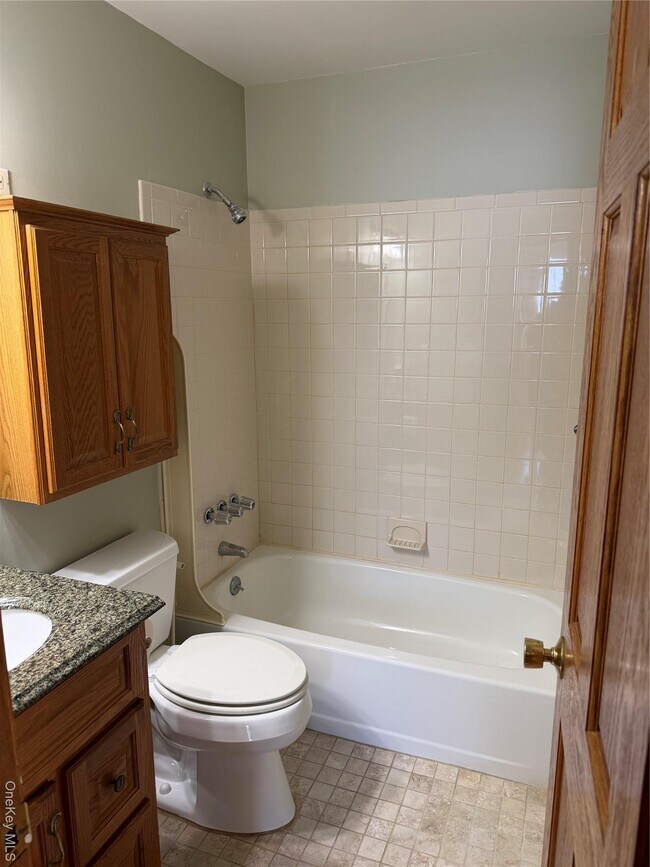 Building Photo - 25 Lexington Hills Rd