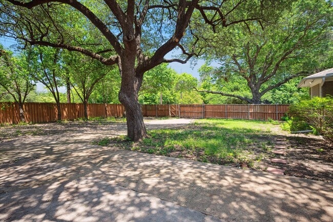 Building Photo - 6441 Linden Ln