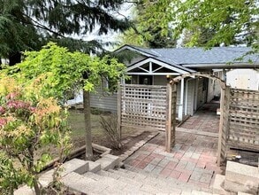 Building Photo - 5 bedroom in Seattle WA 98115