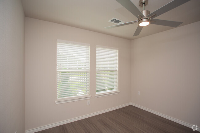 1BR, 1BA - 684SF - Canova Palms 55+ Living