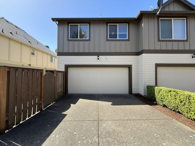 Building Photo - 3BD/3BA Bethany Home with Vaulted Ceilings, Stainless Appliances & Gas Fireplace