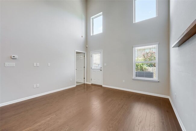 Building Photo - 2304 S Lakeline Blvd