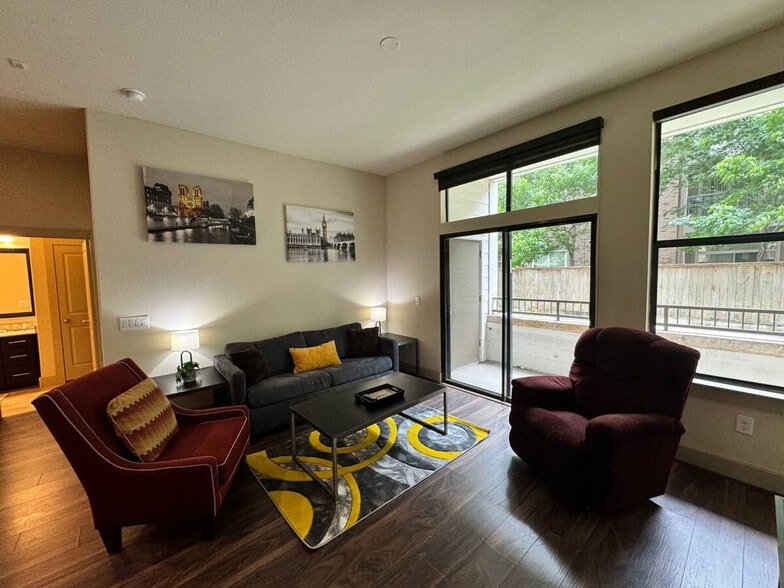 Building Photo - 2300 Old Spanish Trl