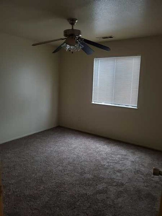 Building Photo - S3520M/4040G