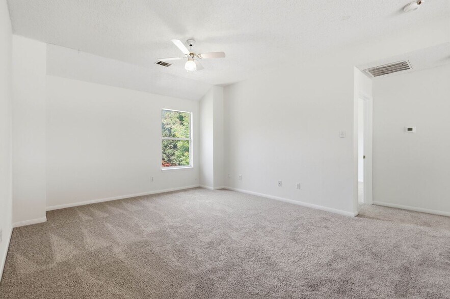 Building Photo - 2082 Sailmaker Ct