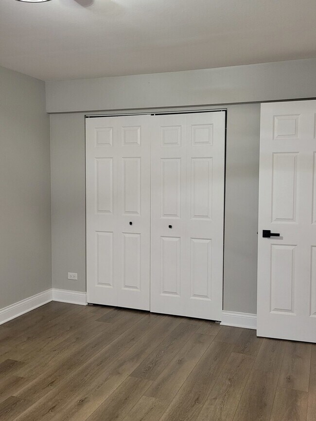 Building Photo - 1100 Holbrook Rd