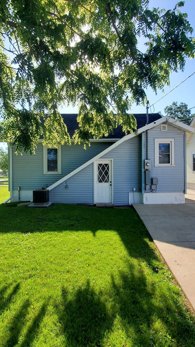 Building Photo - 1232 11th St NW