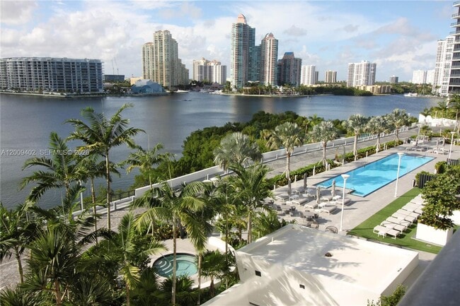 Building Photo - 5000 Island Estates Dr