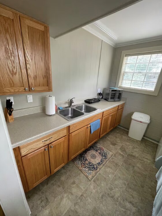 Building Photo - 4021 N 12th Ave