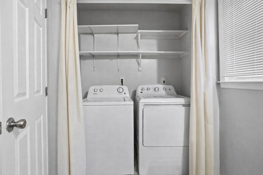 Building Photo - 36 Maynard Dr