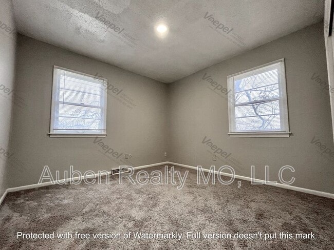 Building Photo - 7211 Montana Ave