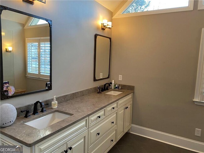 Building Photo - 1602 Chadwick Ridge Dr NW