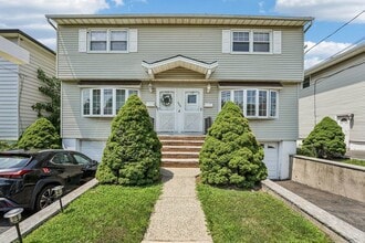 Building Photo - 669 9th St