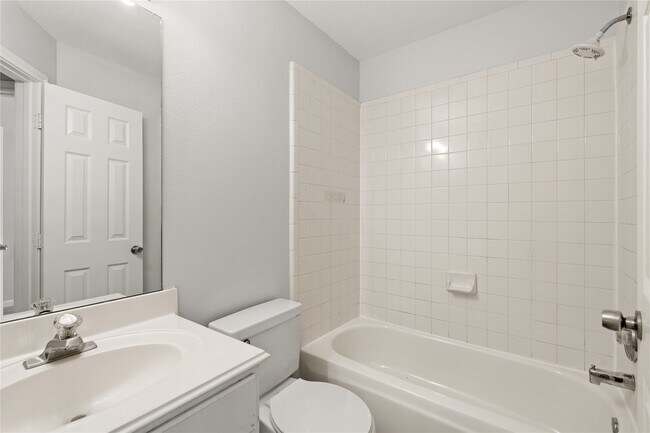 Building Photo - 19423 Misty Cove Dr
