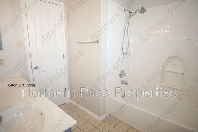 Building Photo - 7317 Luz De Lumbre Ave