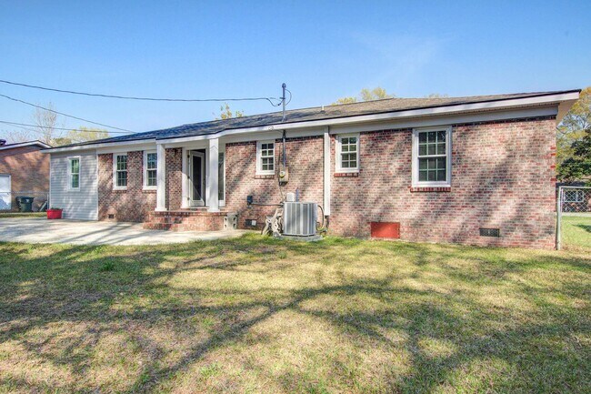 Building Photo - 229 Jean Wells Dr