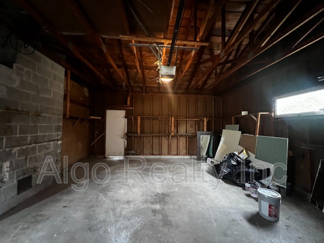 Building Photo - 7725 Tessman Dr