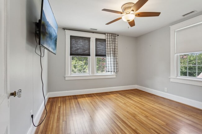 Building Photo - 1734 Hancock Ave