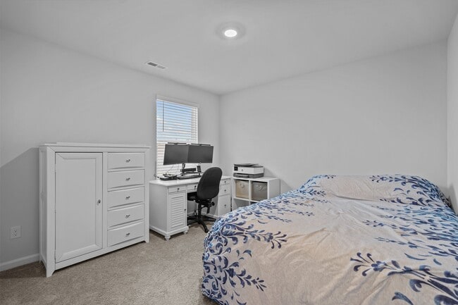 Building Photo - 402 Folkstone Rd