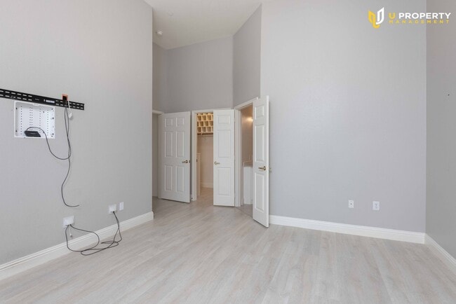 Building Photo - What's special