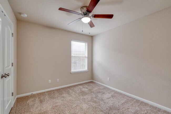 Building Photo - 7400 Longford Trail